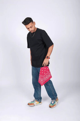 Irsya Solid Men Round Neck Black T-Shirt