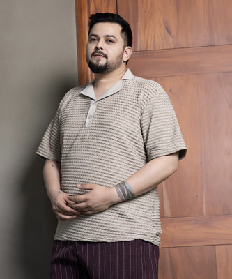 Instafab Plus Self Design Men Polo Neck Grey T-Shirt