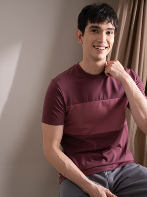 Damensch Colorblock Men Round Neck Maroon T-Shirt