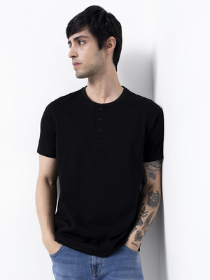 Spykar Solid Men Henley Neck Black T-Shirt