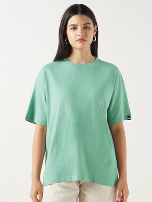 BEWAKOOF Solid Women Round Neck Green T-Shirt