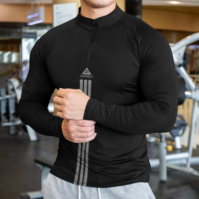 GAARRBLY Colorblock Men High Neck Black T-Shirt