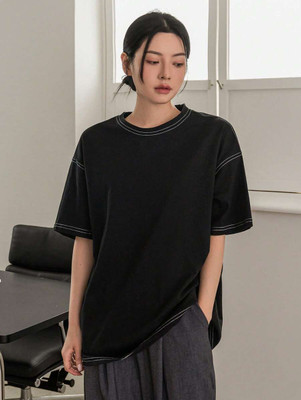 SIXTEENLINES Solid Women Round Neck Black T-Shirt