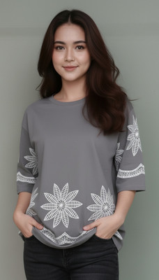 GIANT VERSUS Printed Women Crew Neck Grey T-Shirt