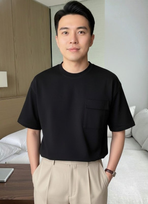 Leriya Fashion Solid Men Round Neck Black T-Shirt