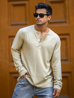 MANIAC Solid Men Henley Neck Beige T-Shirt