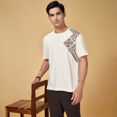 7 Alt by Pantaloons Printed Men Round Neck White T-Shirt