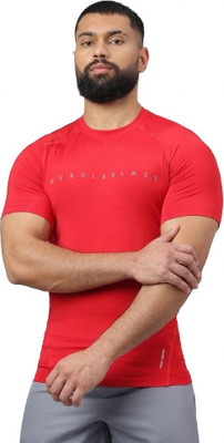 MUSCLEBLAZE Solid Men Round Neck Red T-Shirt