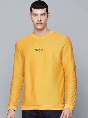 LEVI'S Solid Men Crew Neck Yellow T-Shirt - Buy LEVI'S Solid Men Crew Neck  Yellow T-Shirt Online at Best Prices in India 