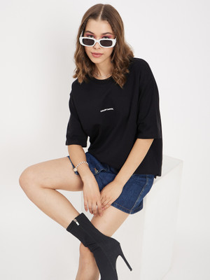 COLOR CAPITAL Solid Women Round Neck Black T-Shirt