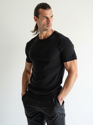 Fashion And Youth Solid Men Round Neck Black T-Shirt