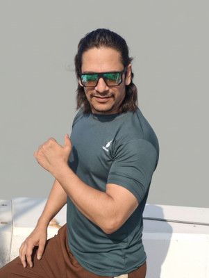 VRBNN Solid Men Crew Neck Grey T-Shirt