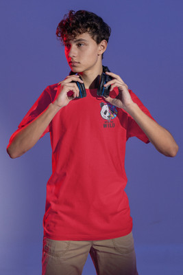Zagged Solid Men Round Neck Red T-Shirt