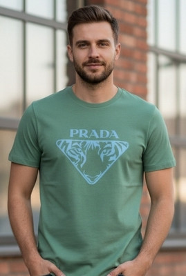 Altroz Typography, Graphic Print Men Round Neck Green T-Shirt