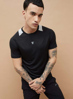 Fame Forever by Lifestyle Colorblock Men Crew Neck Black T-Shirt