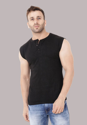 GEUM Solid Men Henley Neck Black T-Shirt