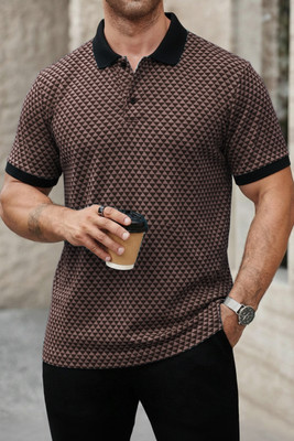 AVOLT Geometric Print Men Polo Neck Brown T-Shirt