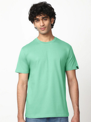 BEWAKOOF Solid Men Round Neck Green T-Shirt