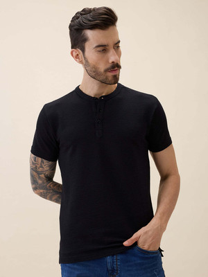 Status Quo Solid Men Henley Neck Black T-Shirt