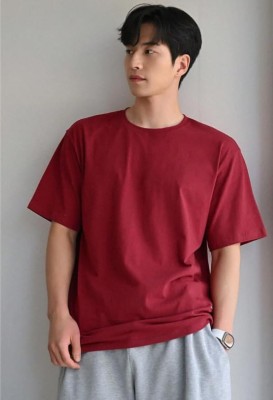 LWEXS Solid Men Round Neck Maroon T-Shirt