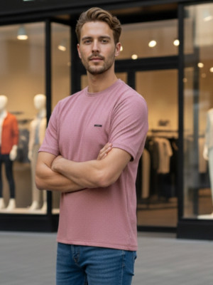 Looks United Solid Men Round Neck Pink T-Shirt