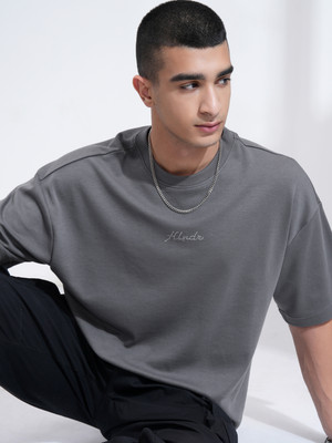 HIGHLANDER Solid Men Round Neck Grey T-Shirt