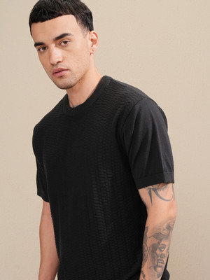 HIGHLANDER Self Design Men Round Neck Black T-Shirt