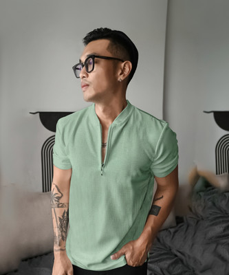 Jump Cuts Solid Men Henley Neck Green T-Shirt