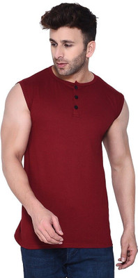 GEUM Solid Men Henley Neck Maroon T-Shirt