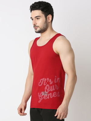 UnderJeans by Spykar Printed Men Round Neck Red T-Shirt