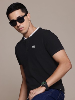 Roadster Solid Men Henley Neck Black T-Shirt