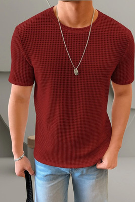 Rufica Self Design Men Round Neck Maroon T-Shirt