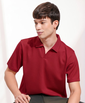 HIGHLANDER Self Design Men Polo Neck Maroon T-Shirt