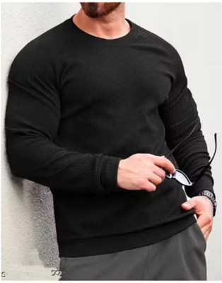 At Last Fashion Solid Men Round Neck Black T-Shirt