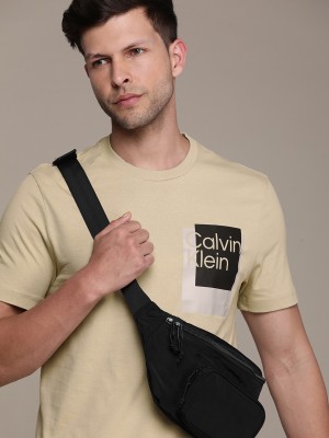 Calvin Klein Jeans Solid Men Crew Neck Green T-Shirt