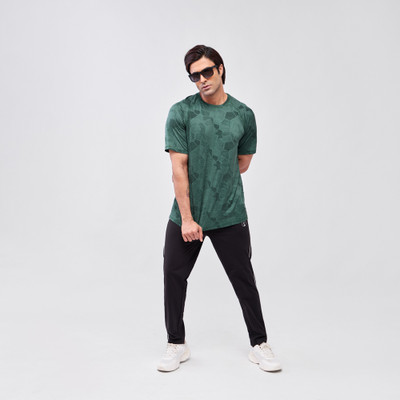 Capapie Outdoor Solid Men Crew Neck Green T-Shirt