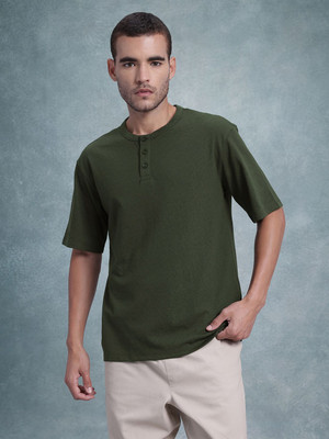 Roadster Solid Men Round Neck Green T-Shirt