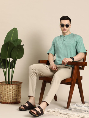 Mast & Harbour Solid Men Henley Neck Green T-Shirt