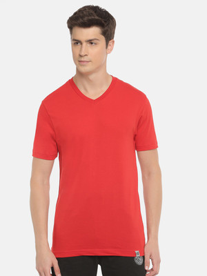 Macroman M-Series Solid Men V Neck Red T-Shirt