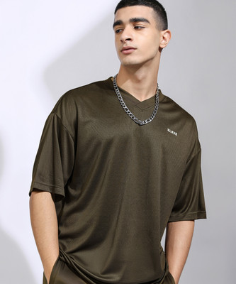 HIGHLANDER Solid Men V Neck Green T-Shirt