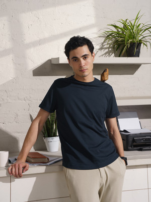 Damensch Solid Men Round Neck Dark Blue T-Shirt