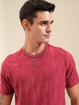HIGHLANDER Self Design Men Crew Neck Maroon T-Shirt