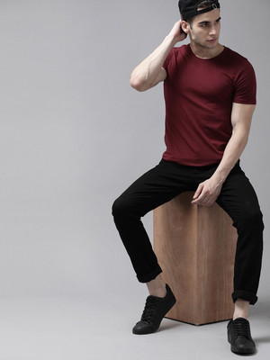 RULEDBYSUN Solid Men Round Neck Maroon T-Shirt
