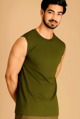 Jangoboy Solid Men Round Neck Dark Green T-Shirt