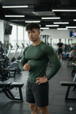 FURRR Solid Men Round Neck Dark Green T-Shirt