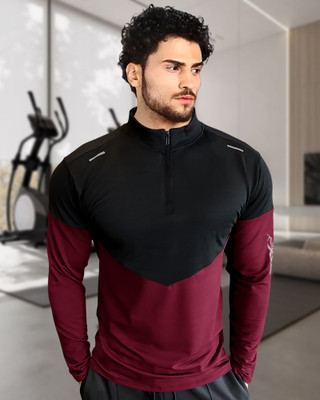 SCOWET Colorblock Men Henley Neck Maroon T-Shirt