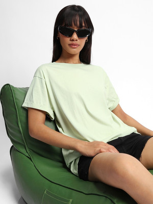 BEWAKOOF Solid Women Round Neck Green T-Shirt