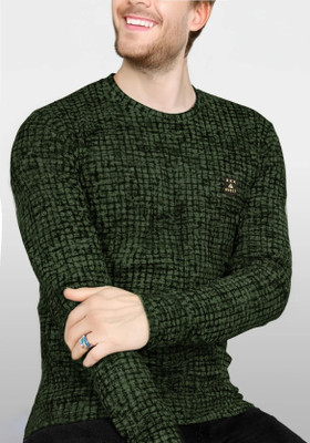 AVOLT Printed Men Round Neck Black T-Shirt