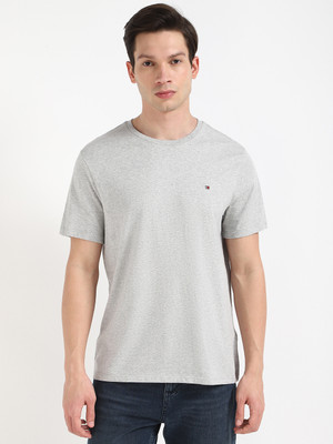 TOMMY HILFIGER Printed Men Crew Neck Grey T-Shirt
