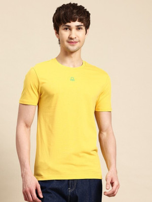 United Colors of Benetton Solid Men Round Neck Yellow T-Shirt